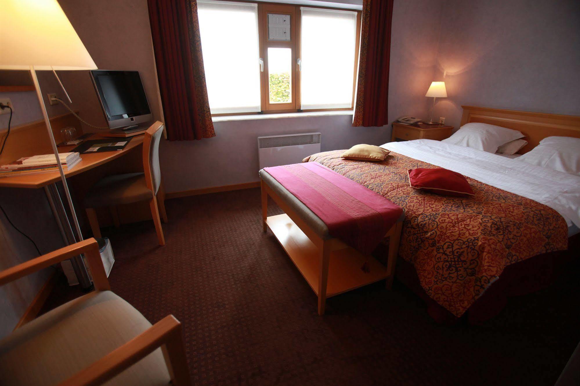 Hostellerie Du Peiffeschof, The Originals Relais Арлон Екстериор снимка